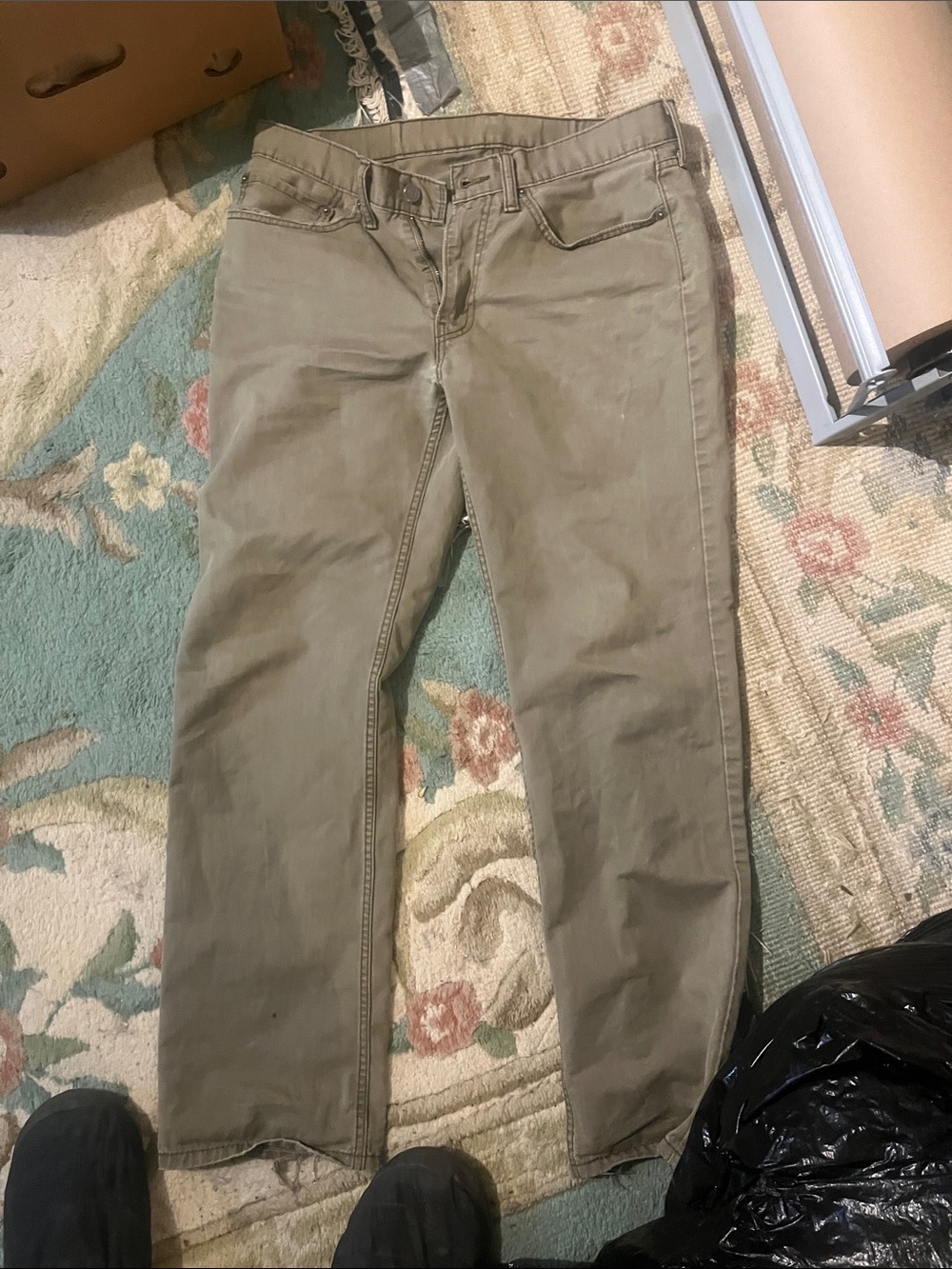 Levi's  514 white  tab 34 W and 32 L
Men’s khakis